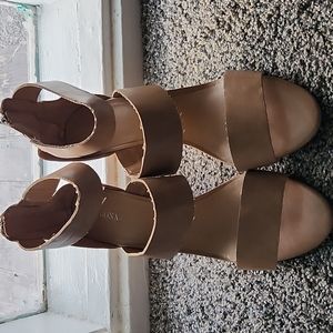 Tan wedges with thick straps